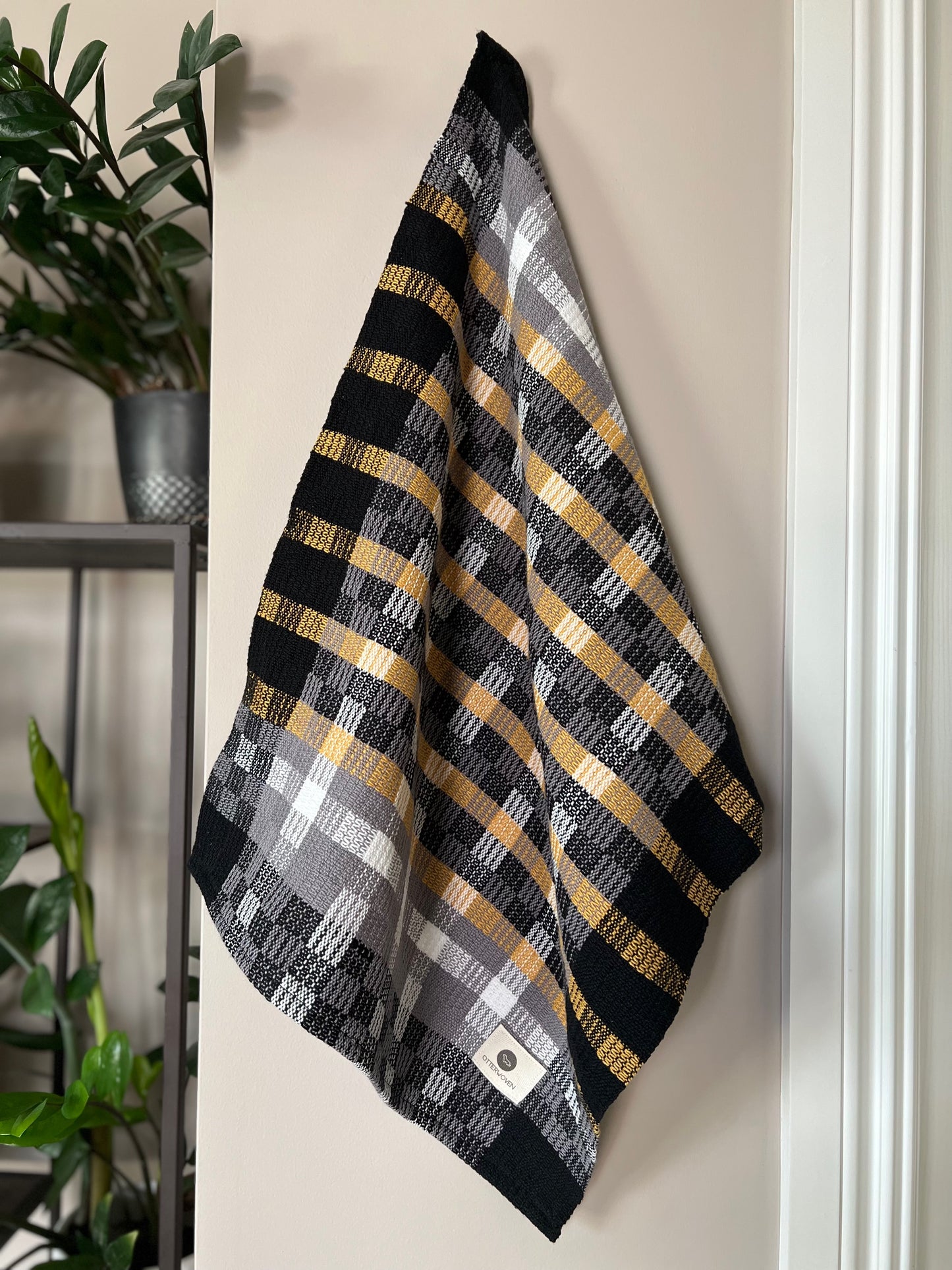 Empire State Gold Halvdrall Oversized Towels