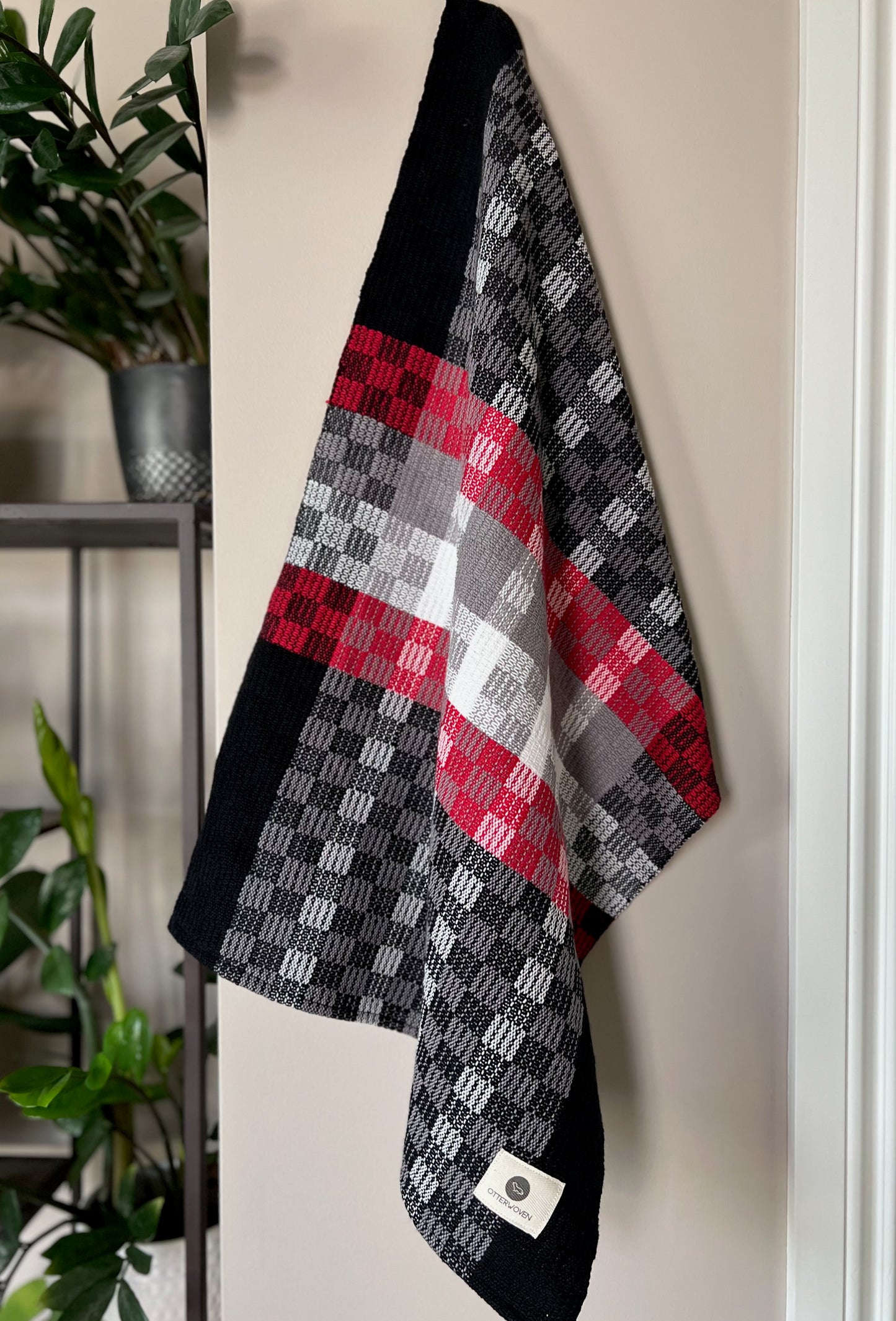 Empire State Red Halvdrall Oversized Towels