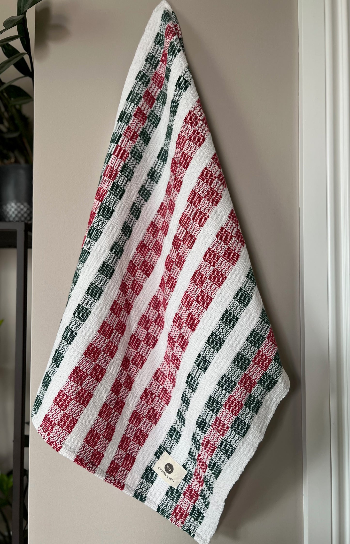 Halvdrall Holiday Towels