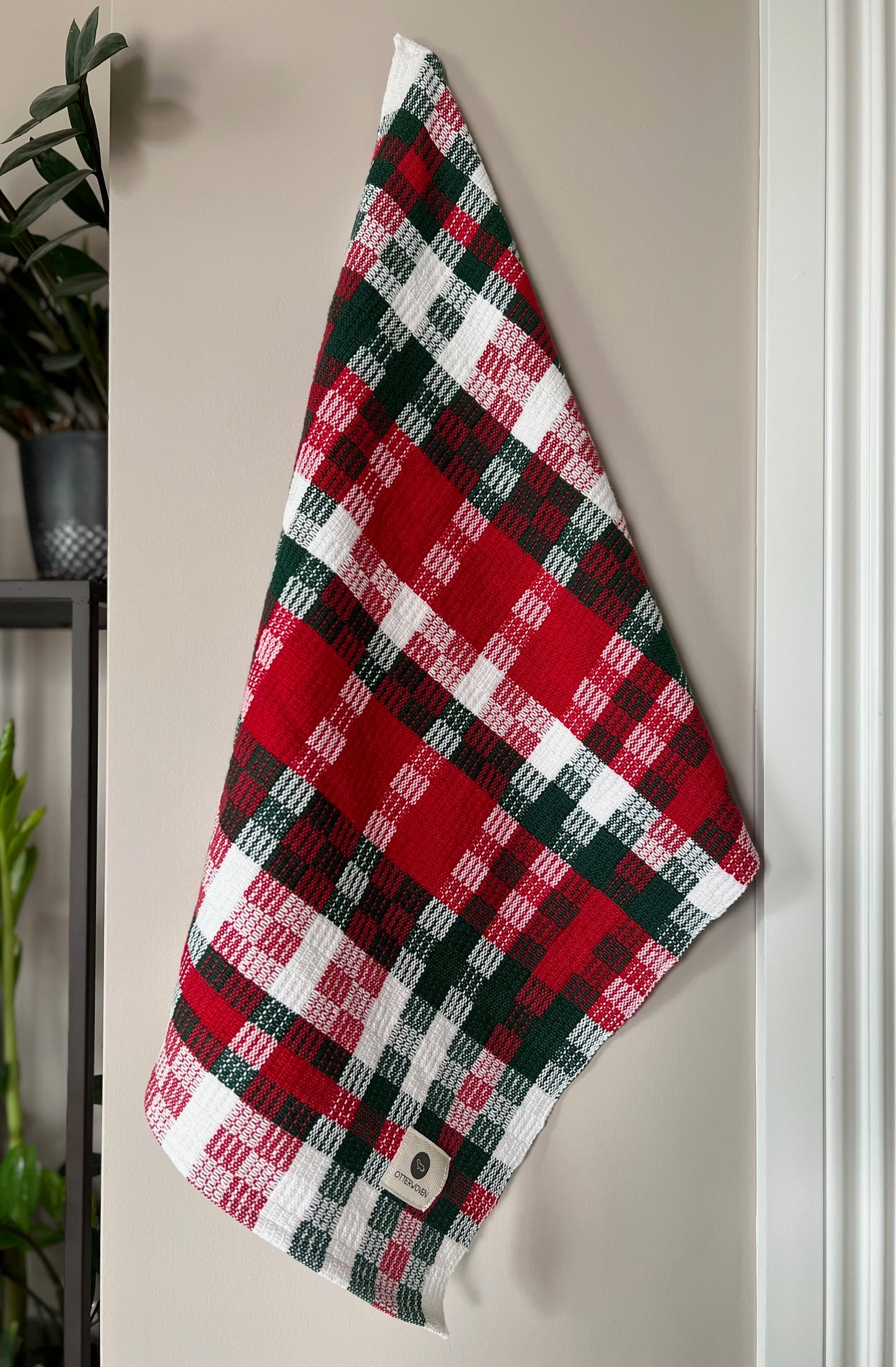 Halvdrall Holiday Towels