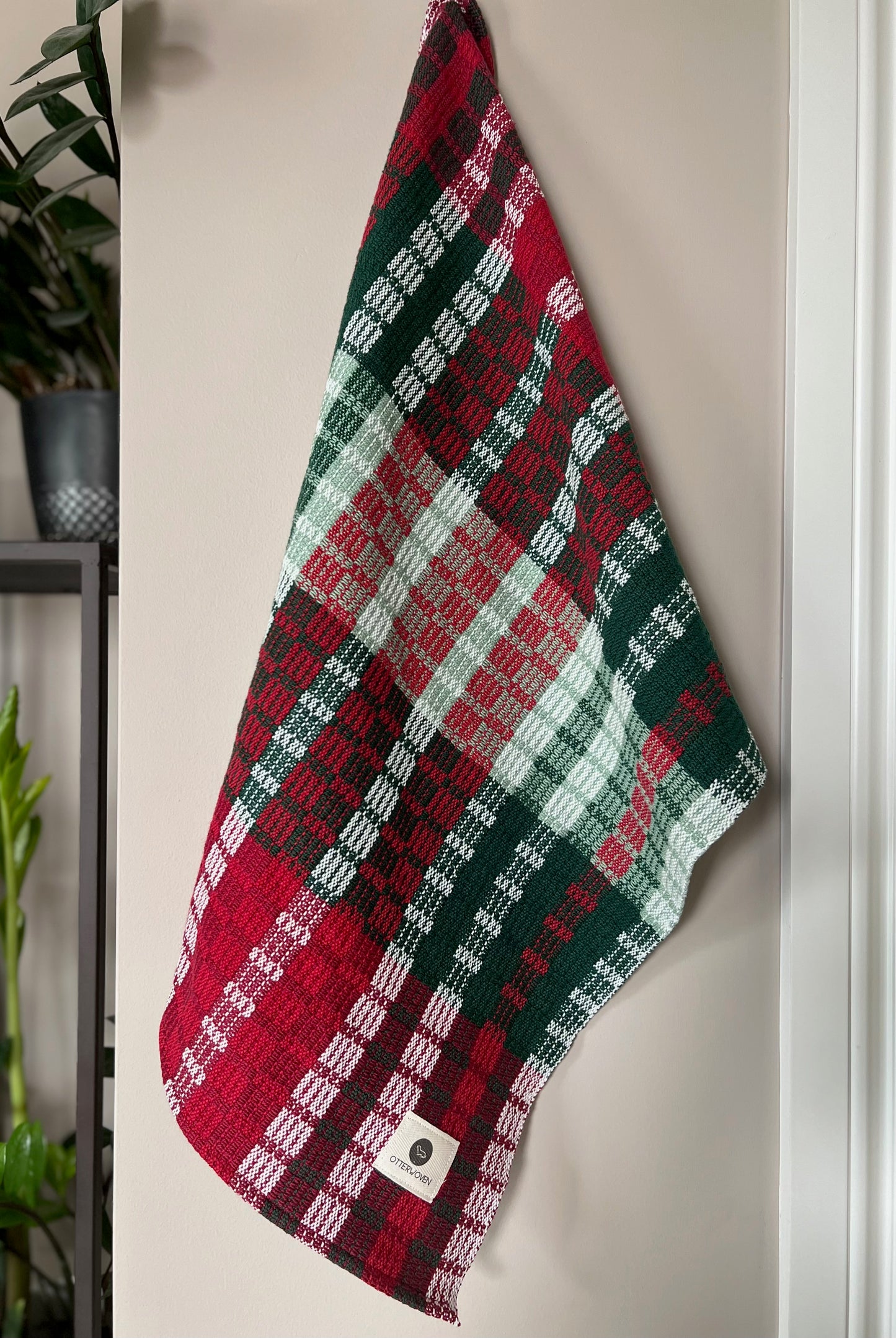 Halvdrall Holiday Towels