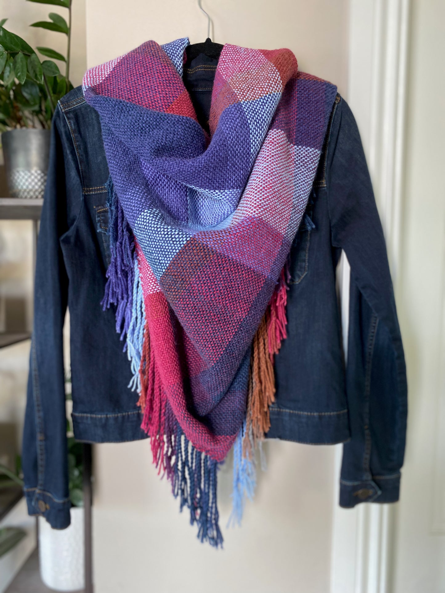 LAKESIDE Blanket Scarf in Violet Berry