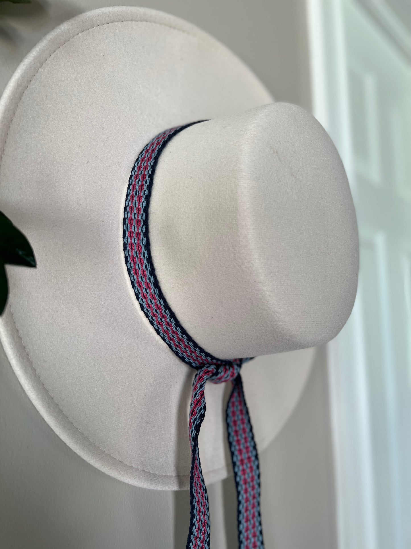 Boater Hat in Oyster - Blue/Pink Band